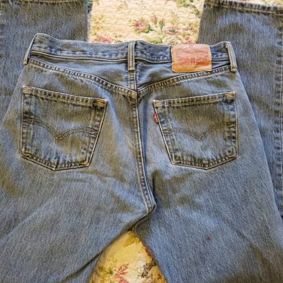 Vintage 501 Levis with rivets and button fly - Picture 3 of 4